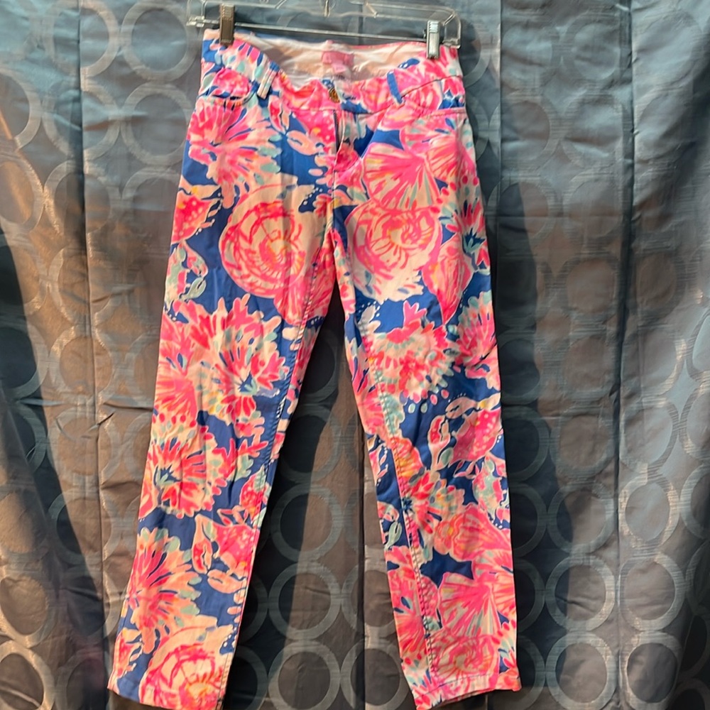 988. Lily Pulitzer floral pants size 2